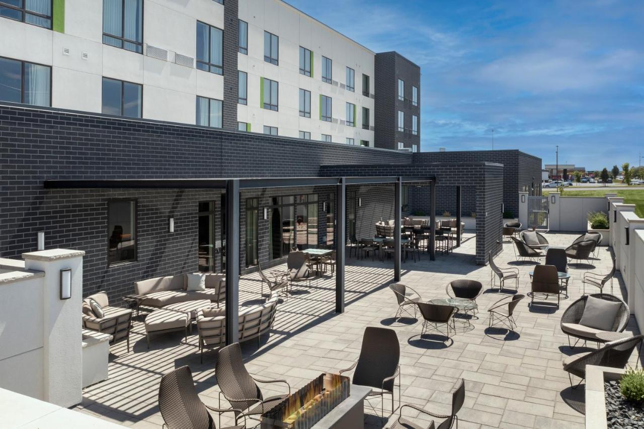 Courtyard By Marriott Fargo Hotel Buitenkant foto