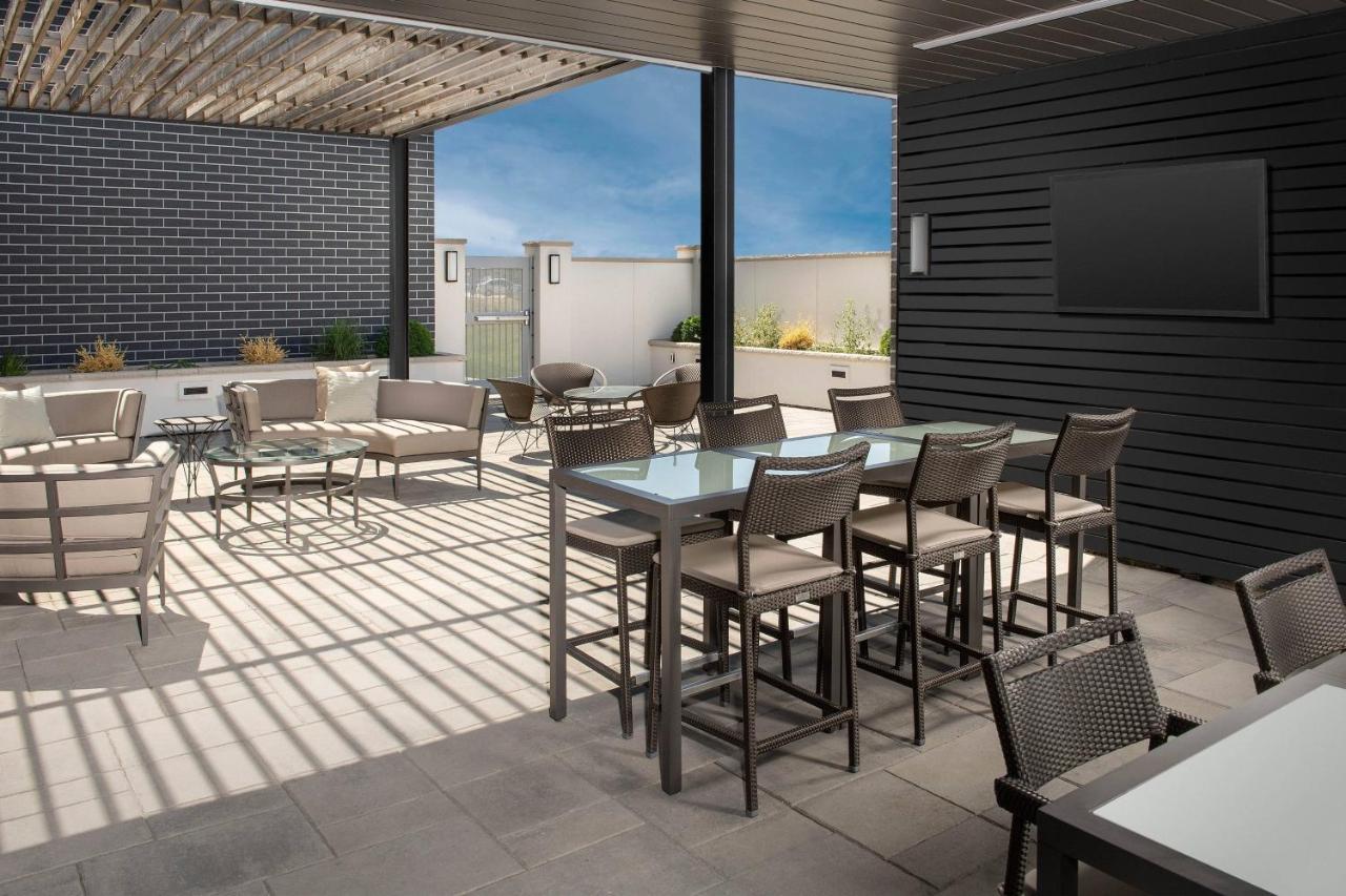 Courtyard By Marriott Fargo Hotel Buitenkant foto