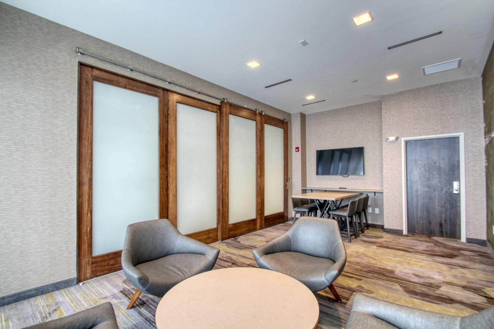 Courtyard By Marriott Fargo Hotel Buitenkant foto